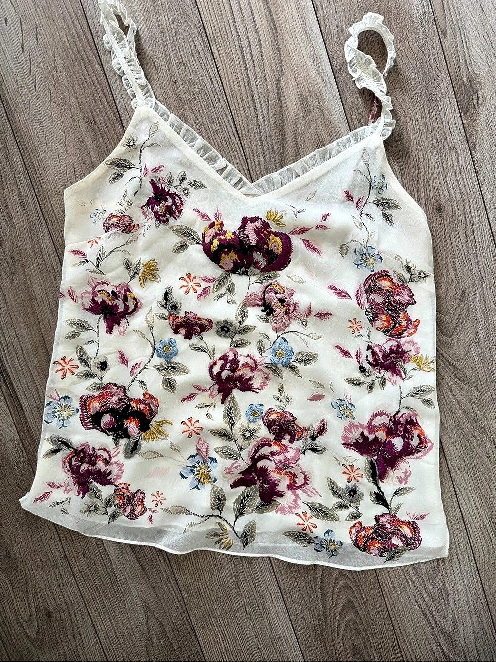 White House Black Market Floral Camisole in White & Purple Size XS Like New